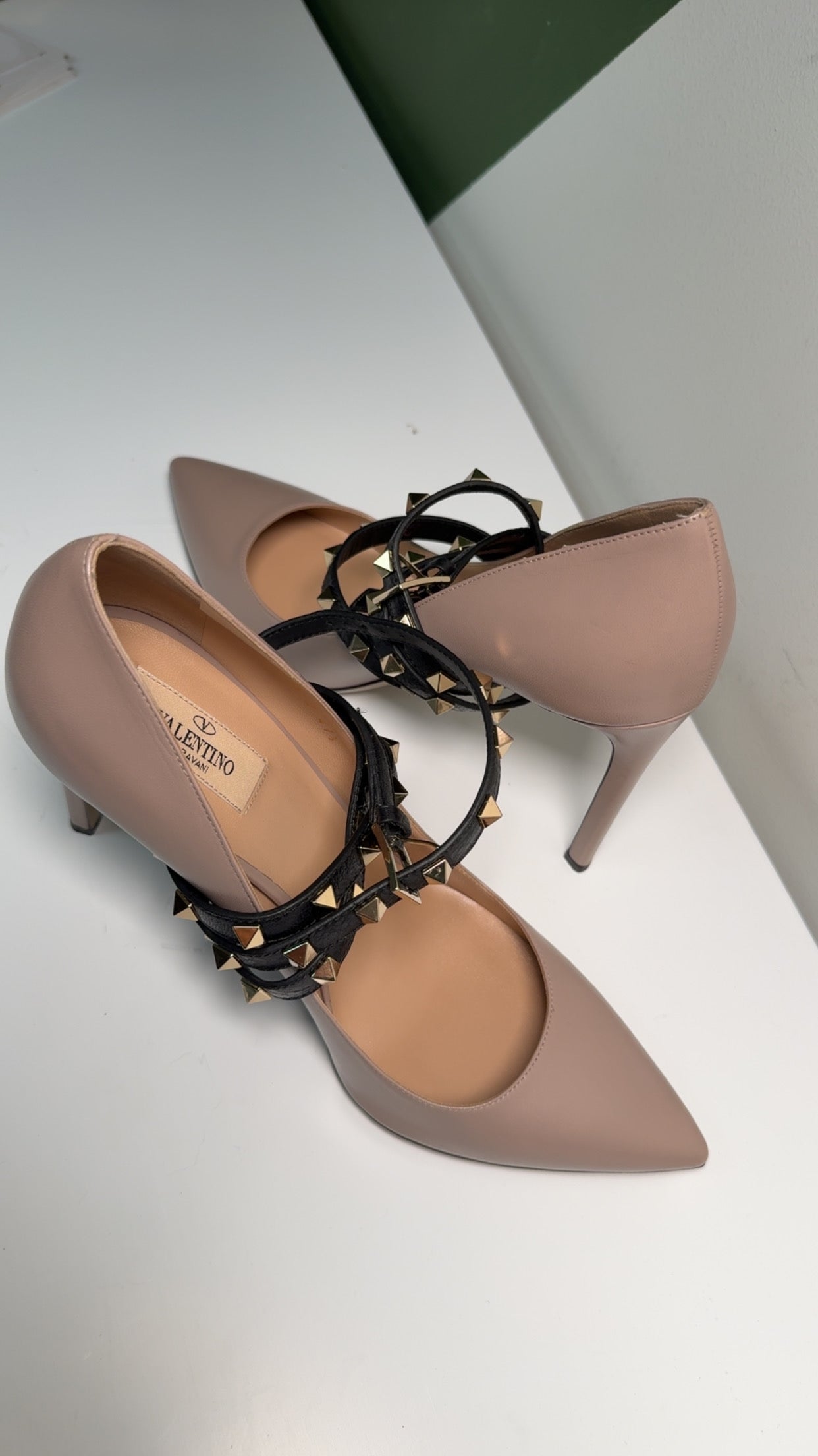 Valentino Rick Stud Leather Pumps Sz 41.5